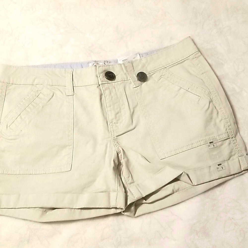 Khaki Cargo Pocket Cuffed Shorts